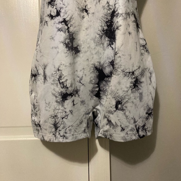 SHEIN Black and White Marble Bodysuit - Picture 2 of 5